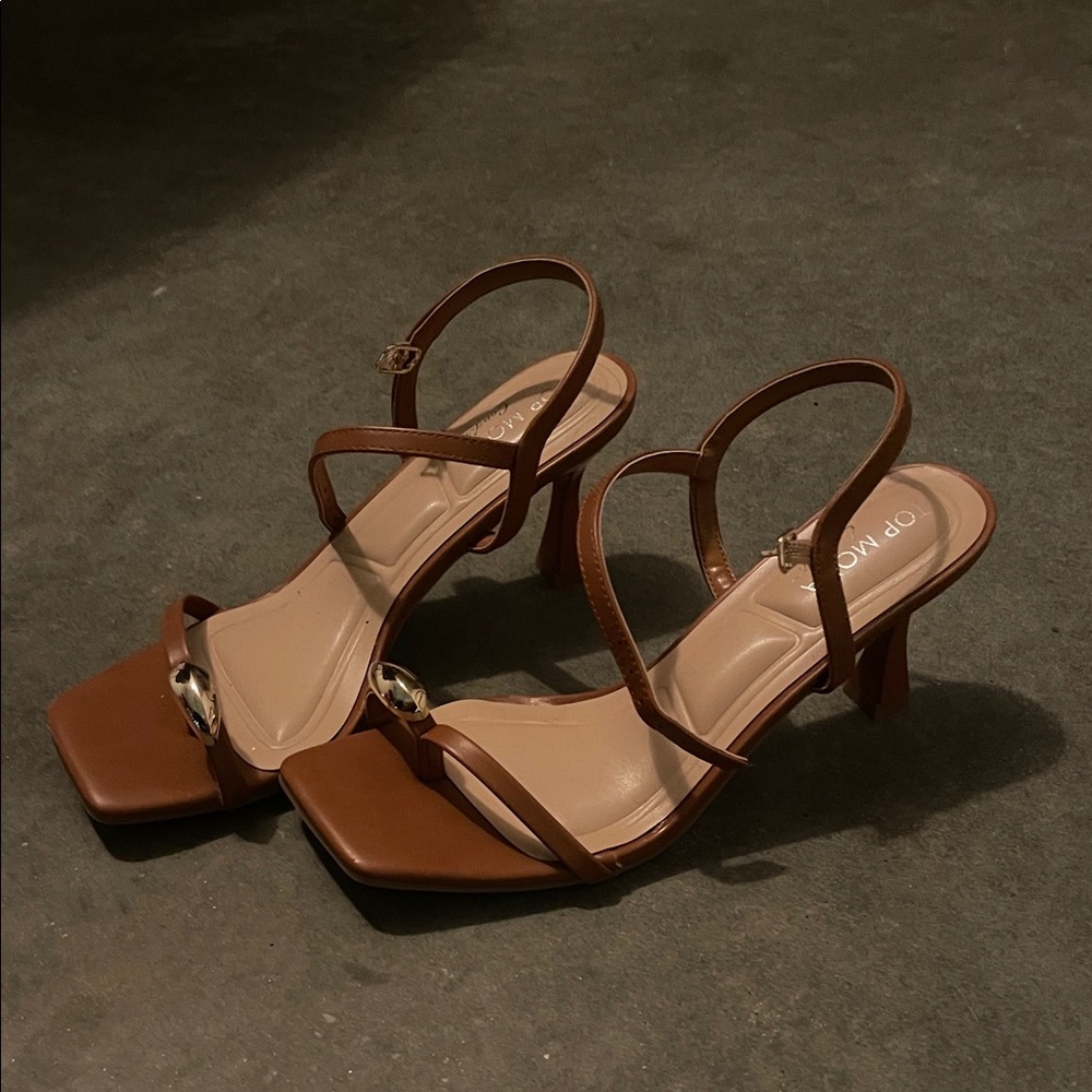 TOP Moda Tan Strappy Heels